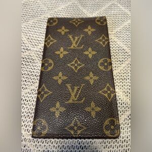 Louis Vuitton Monogram Key Holder in Brown and Gold